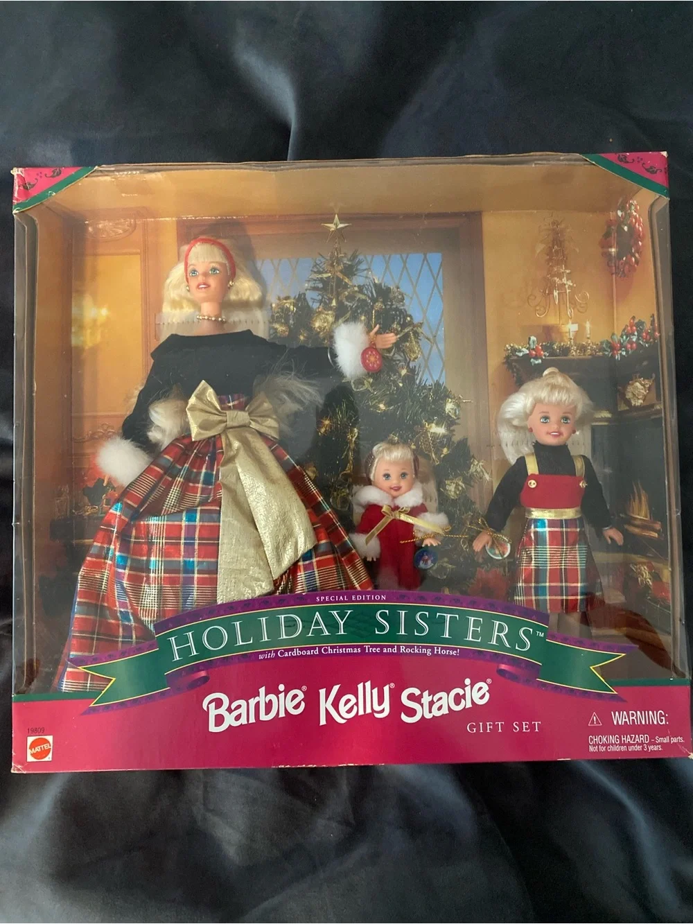 Barbie Holiday Sisters Gift Set - Red, Gold, Black